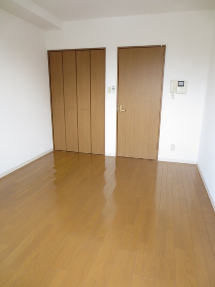 居室 ロイヤルクィ－ンズパ－ク関目