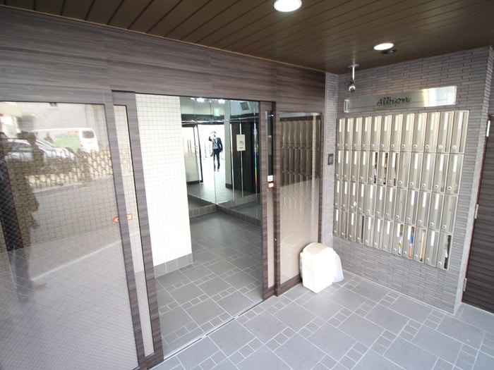 エントランス部分 アルビオン