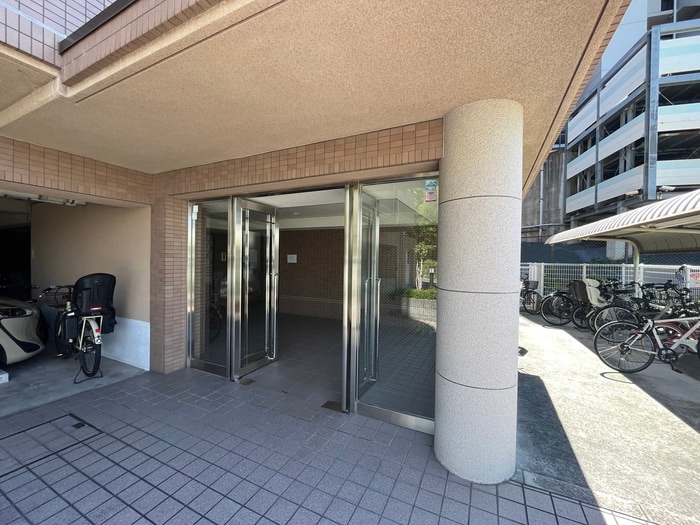 エントランス部分 ラフィ－ネ高塚