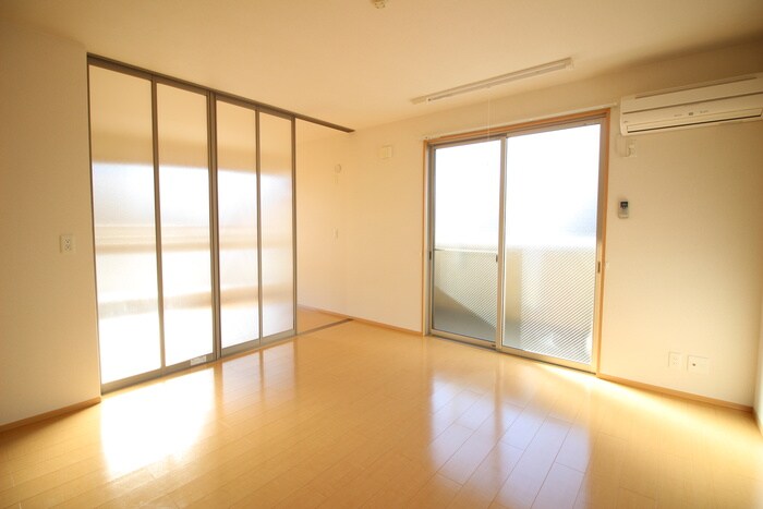 居室 ベルビ－宝塚