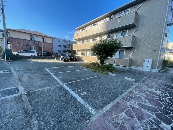 駐車場 ベルビ－宝塚