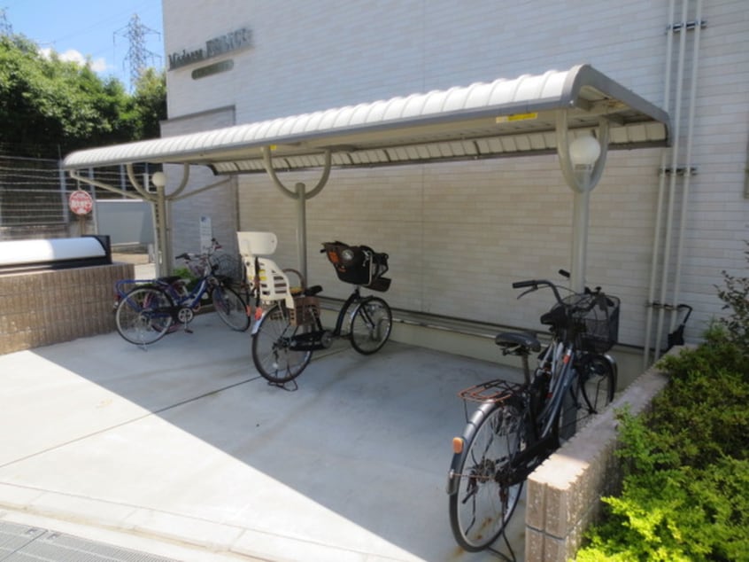 駐輪場 モデッサ　フェリーチェ