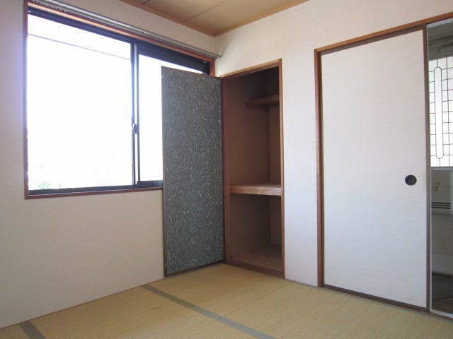 居室 セジュ－ル奥田