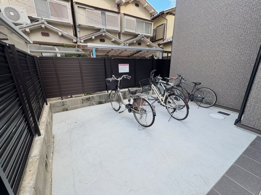 駐輪場 アークリード由美浜