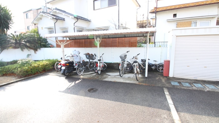 駐輪場 ベル・コーポ・デヌシB棟