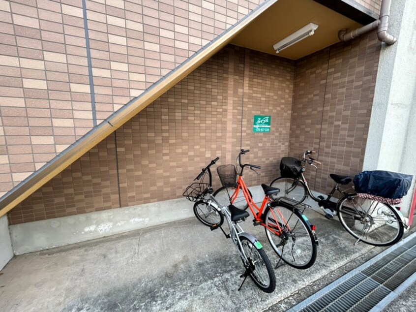 駐輪場 レ－ク魚住