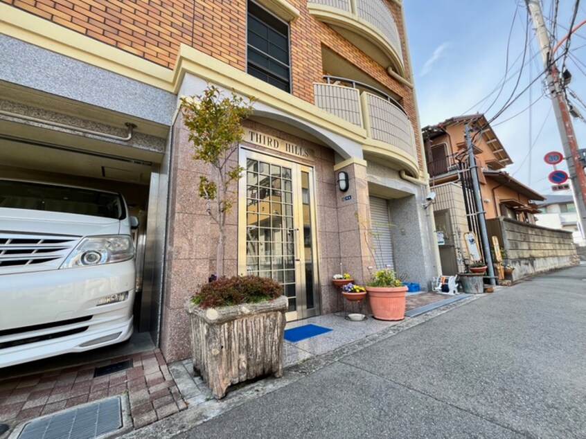 エントランス部分 ＴＨＩＲＤ　ＨＩＬＬＳ