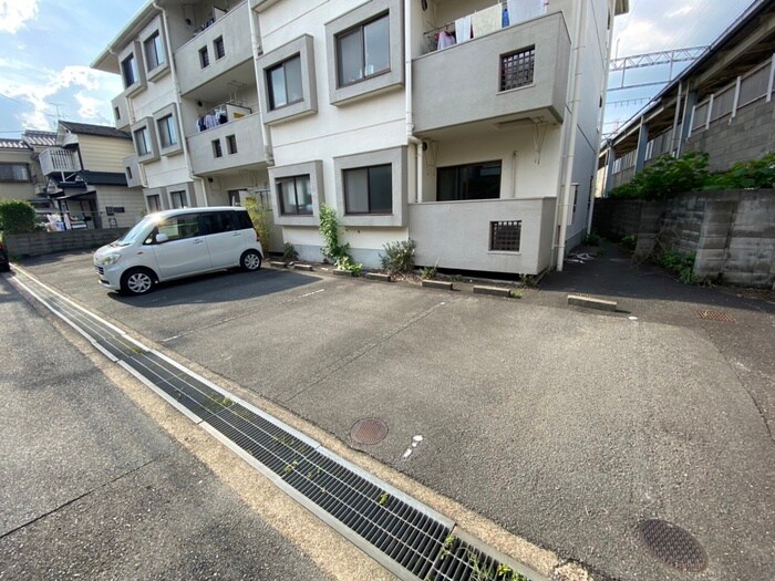 駐車場 ヴァンドームカツラ