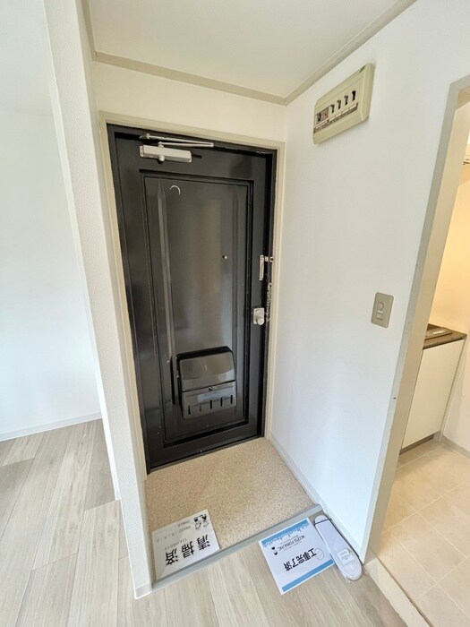 玄関 New StoRK Apartment 禁野本町