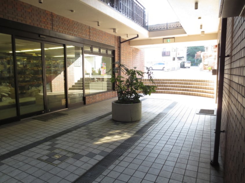 エントランス部分 ＴＷＩＮ　ＰＬＡＺＡ