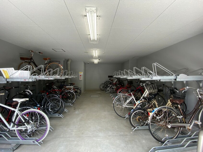 駐輪場 ﾌﾟﾚｻﾝｽ神戸元町ﾐｭｰｽﾞ（1404）