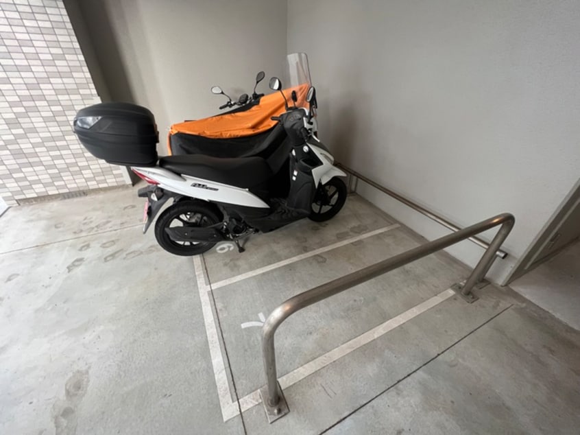 バイク置き場 ｴｽﾘｰﾄﾞ神戸三宮ﾗｸﾞｼﾞｪ(1107)