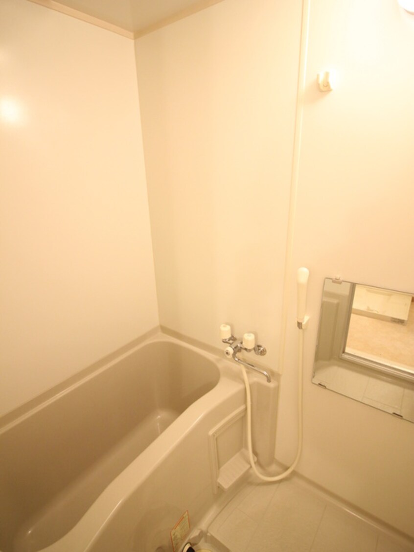 バス／シャワールーム等 アヴェ－レ金下Ⅱ