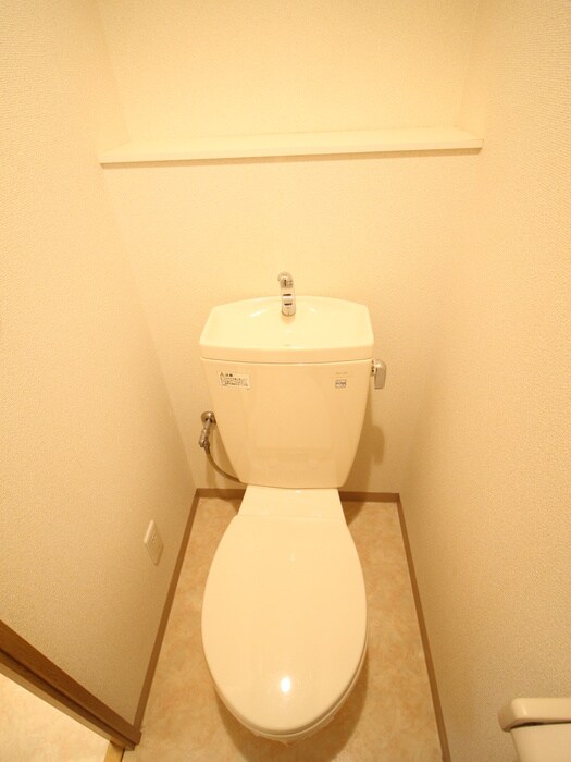 トイレ アヴェ－レ金下Ⅱ