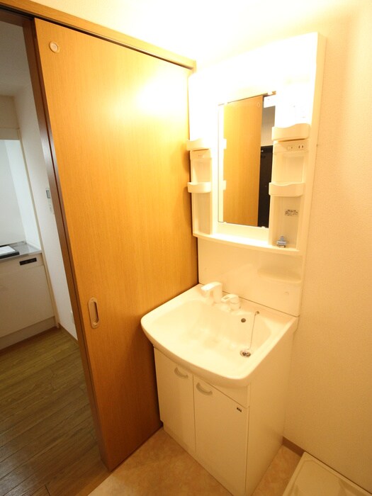 洗面 アヴェ－レ金下Ⅱ