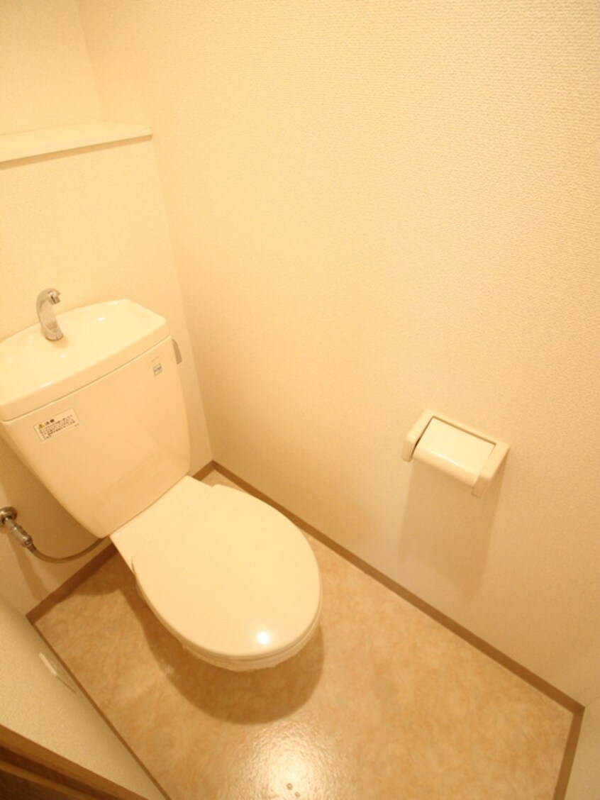 トイレ アヴェ－レ金下Ⅱ