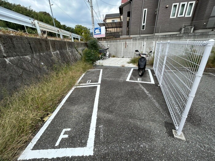 バイク置き場 ブリーユエトワール