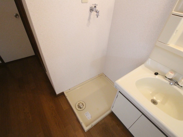 洗濯機置場 メゾン・ド・ロ－リエ