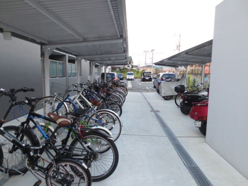 駐輪場 フォルモーント