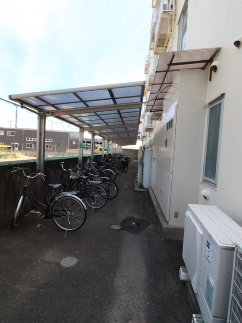 駐輪場 Succeed吉祥院