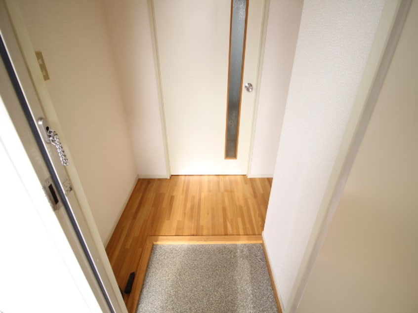 玄関 ドミセ－ヌ