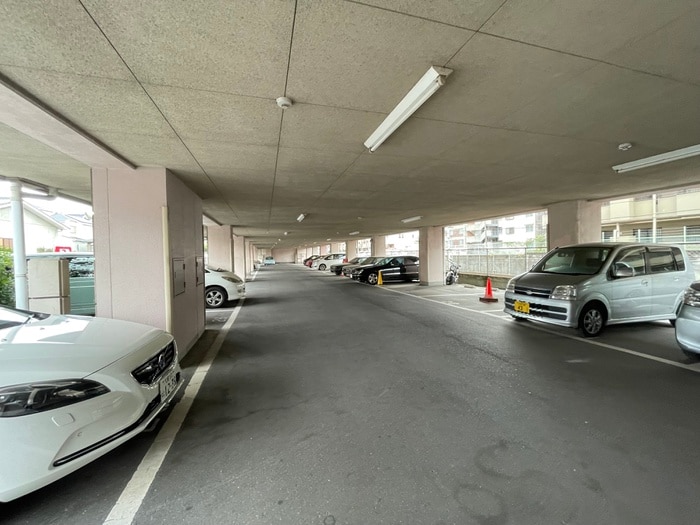 駐車場 プルミエ－ル大西