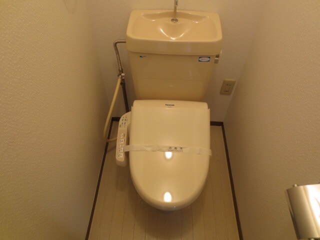 トイレ ジュネス武庫之荘ⅢＢ