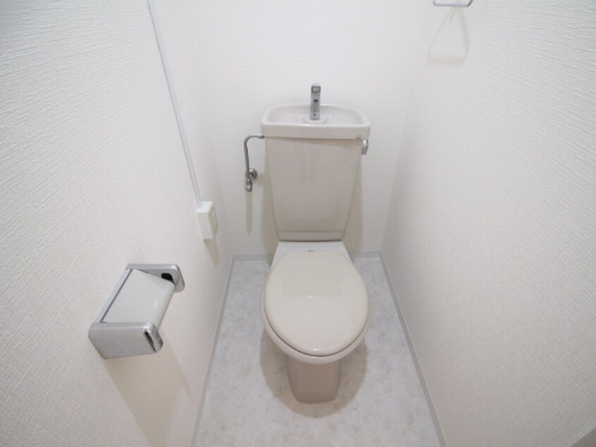 トイレ ロイヤル八尾