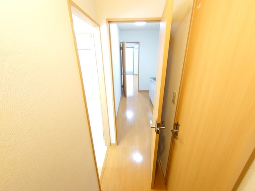 廊下 ｱﾝﾌﾟﾙｰﾙﾌｪｰﾙﾊﾞﾚﾙｺｰﾄ