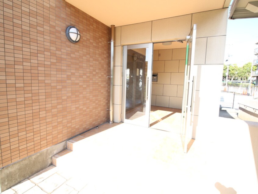 エントランス部分 アドラブ－ル