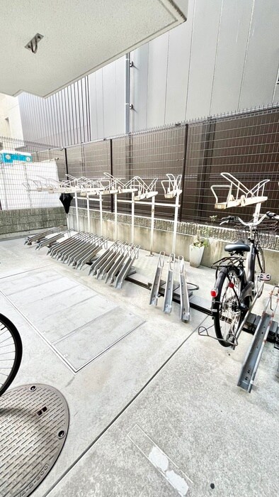 駐輪場 アーデン京町堀イースト