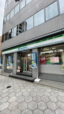 ファミリーマート京町堀店(コンビニ)まで45m アーデン京町堀イースト