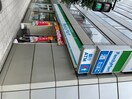 ファミリーマート京町堀店(コンビニ)まで45m アーデン京町堀イースト