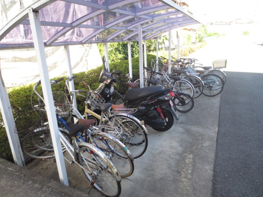 駐輪場 シャンブル水無瀬