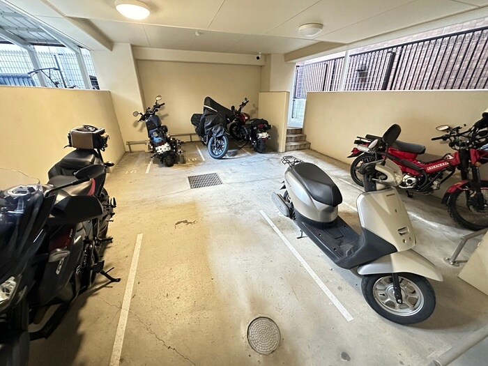バイク置き場 メゾン夕陽ヶ丘