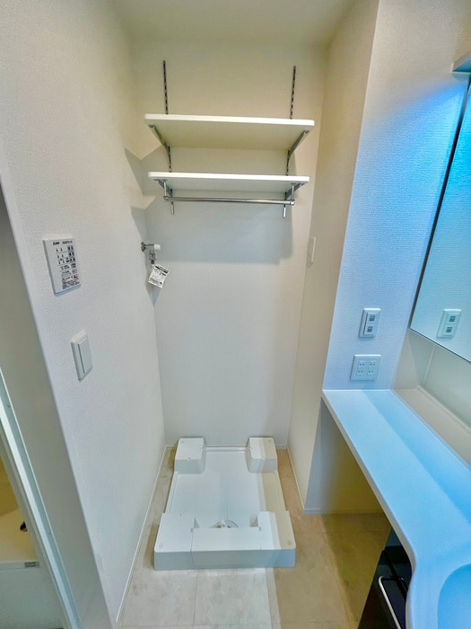 洗濯機置場 Ｄ－ＲＯＯＭ　ＮＡＮＫＡＩ