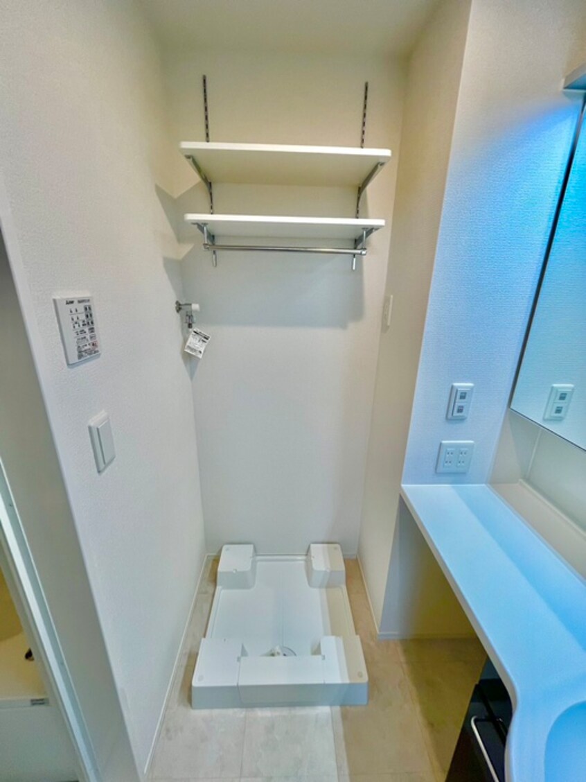 洗濯機置場 Ｄ－ＲＯＯＭ　ＮＡＮＫＡＩ