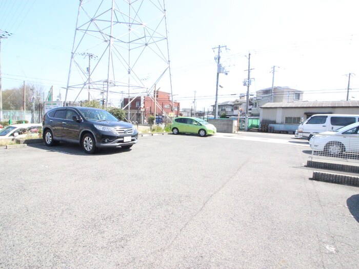 駐車場 ハーベストグリーン