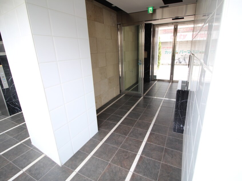 エントランス部分 メロディア塚本