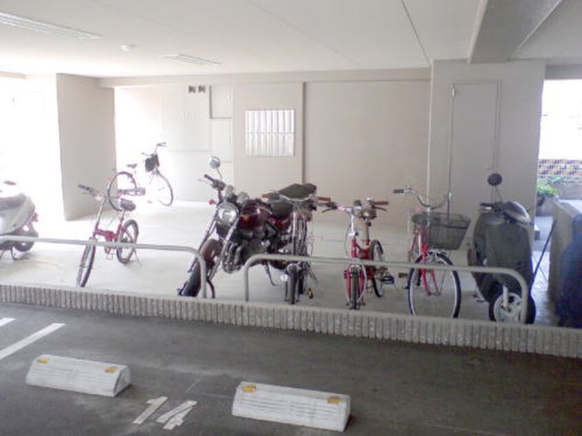 駐輪場 タカラピュア