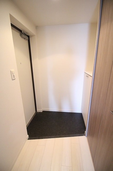 玄関 プレサンス京都四条大宮(306)