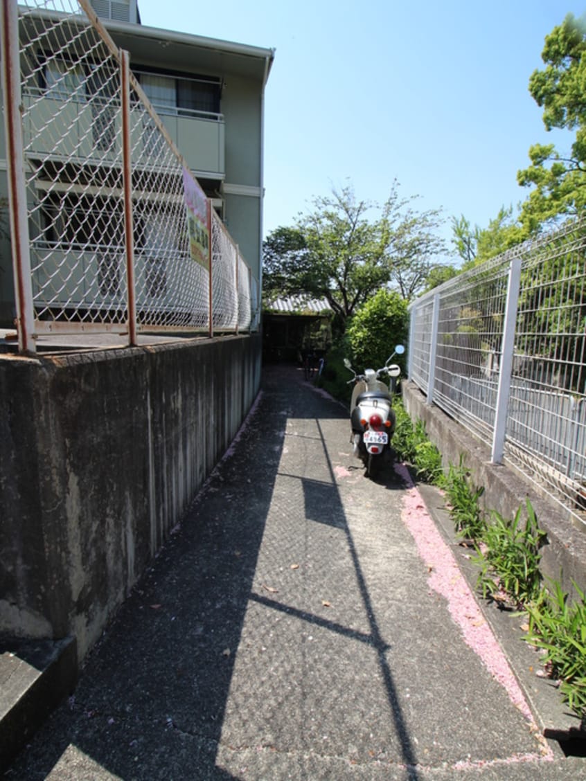 駐輪場 メゾンルミエール