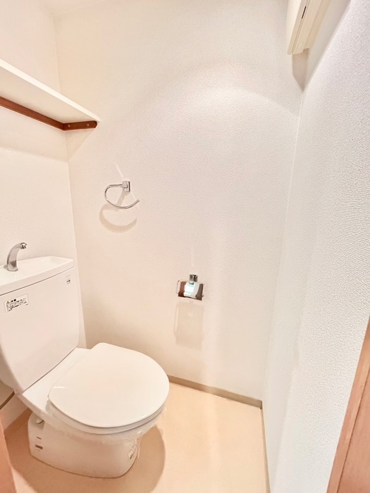 トイレ ﾌﾟﾚｻﾝｽ京都四条烏丸ｸﾛｽ(１０３)