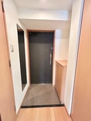 玄関 ﾌﾟﾚｻﾝｽ京都四条烏丸ｸﾛｽ(１０３)