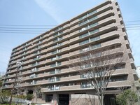 ロ－レルコ－ト北千里(410)