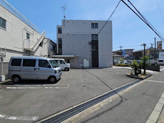 駐車場 エルドラド
