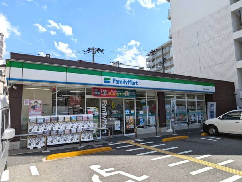 ファミリ－マ－ト(コンビニ)まで180m Laforte