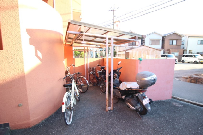 駐輪場 ハイツ東渡辺