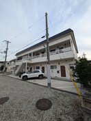 ハイツ家の森の外観