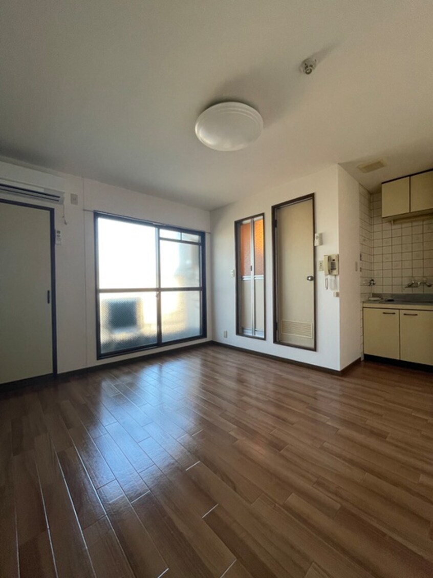 居室 エスコ－ト